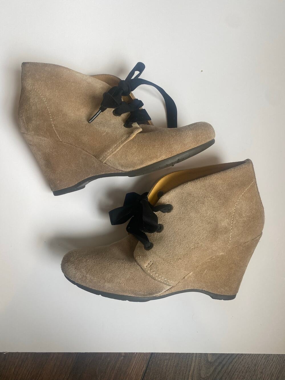 Bussola Enna Women's EU 38 Beige Suede Wedge Ankle Boots Black Ribbon Lace Up